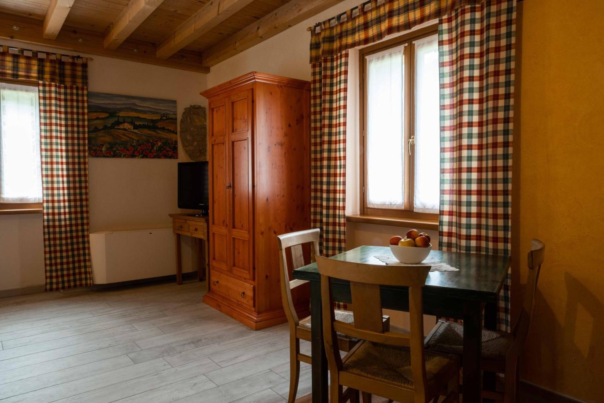 Agriturismo Revena Brentino Belluno Экстерьер фото